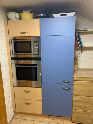 Küche/Küchenzeile in der Unterkunft klimatisiere Dachwohnung in Weinsberg-Gellmersbach