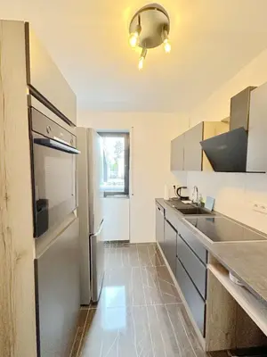 Küche/Küchenzeile in der Unterkunft Schöne Maisonette im Villa 12-5 Uni Mainz