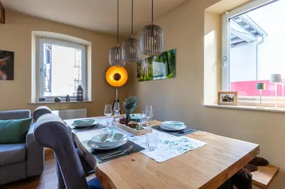 Ein Sitzbereich in der Unterkunft 2 BR Apartment mit Parkplatz