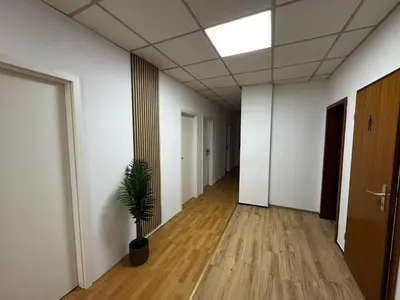 Grundriss der Unterkunft Dreieich Wohnung 10 Personen - 6 Einzelzimmer Parkplatz LKW