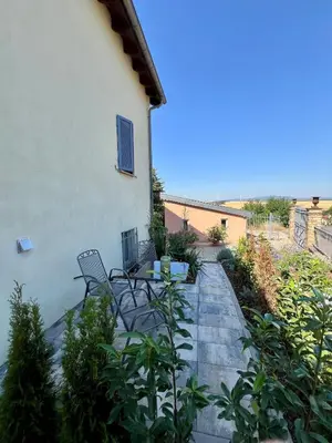 Ein Garten an der Unterkunft Ferienwohnung am Goldberg