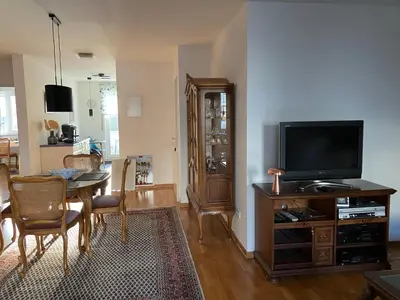 TV/Unterhaltungsangebot in der Unterkunft Stilvolle 3,5-Zimmer-Wohnung in Ilvesheim