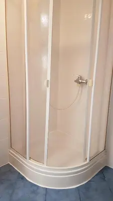 Ein Badezimmer in der Unterkunft Römerland im Schwäbischen Wald mit 2 Schlafzimmern