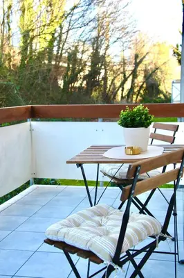 Ein Balkon oder eine Terrasse in der Unterkunft DEM Apartment