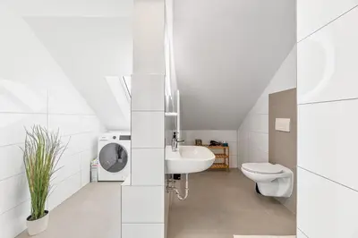 Ein Badezimmer in der Unterkunft Zentral - 4 Schlafzimmer - Küche - Waschmaschine