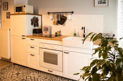 Küche/Küchenzeile in der Unterkunft COZEE - Gemütliches 2,5-Zimmer Apartment mit Netflix
