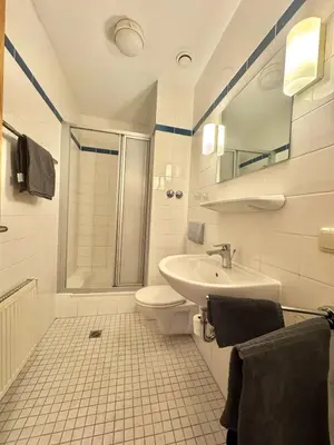 Ein Badezimmer in der Unterkunft AR Airport Hotel Rüsselsheim