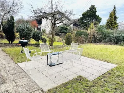 Ein Garten an der Unterkunft Apartment Schwarzwaldhöhen Pforzheim-Birkenfeld