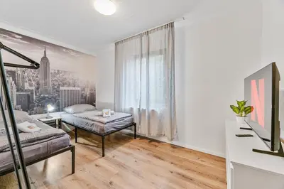 TV/Unterhaltungsangebot in der Unterkunft DZ01 Große Wohnung für Monteure und Teams