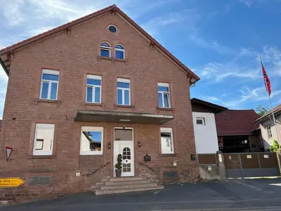 Das Gebäude in dem sich die Ferienwohnung befindet
