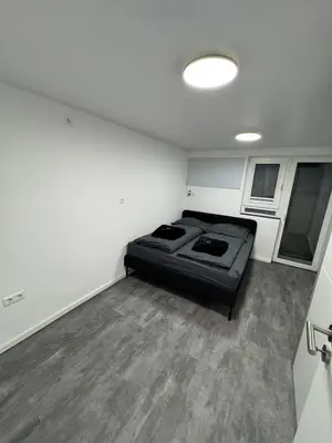 Küche/Küchenzeile in der Unterkunft Luxus-Apartment im Herzen von Ludwigsburg - - WLAN - Klima - 24h Check-In - Waschmaschine - Terrasse - 200m vom Schloss und vom Ludwigsburger Marktplatz - -