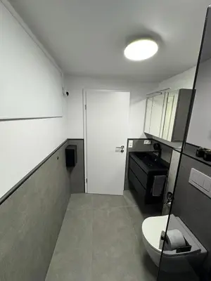 Küche/Küchenzeile in der Unterkunft Luxus-Apartment im Herzen von Ludwigsburg - - WLAN - Klima - 24h Check-In - Waschmaschine - Terrasse - 200m vom Schloss und vom Ludwigsburger Marktplatz - -