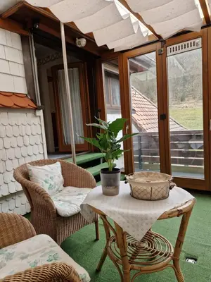 Ein Sitzbereich in der Unterkunft Waldquelle Vital Ferienwohnung