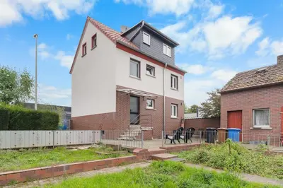Das Gebäude in dem sich die Ferienwohnung befindet