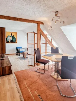 Ein Sitzbereich in der Unterkunft Gemütliche Ferienwohnung bei der neuen Messe Karlsruhe