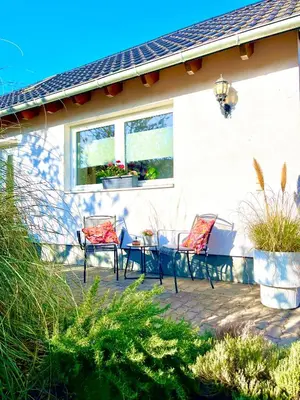 Ein Garten an der Unterkunft TinyHouse Pfalzperle - Auszeit nahe Deutsche Weinstraße & Therme