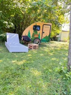 Ein Garten an der Unterkunft Tinydorf XXS