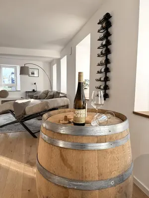 Ein Sitzbereich in der Unterkunft WeinZeit13 Wohlfuehlen an der Weinstrasse mit Sauna