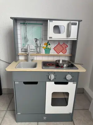 Küche/Küchenzeile in der Unterkunft Helles APT Wiesbaden Mainz FFM 2 Schlafzimmer