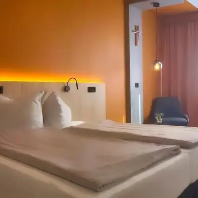 Heinrich Pesch Hotel