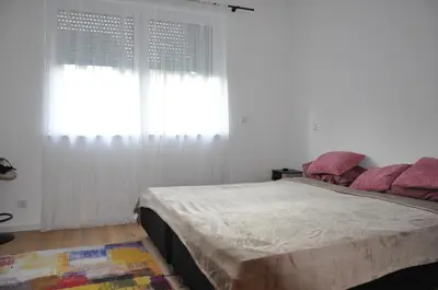 Ein Bett oder Betten in einem Zimmer der Unterkunft Modernes Apartment in B'heim 1 OG WG3