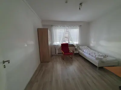 Ein Bett oder Betten in einem Zimmer der Unterkunft Schönes Privatzimmer an der Universitätsklinik Mainz