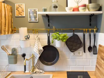 Küche/Küchenzeile in der Unterkunft COZEE - Cozy 2-room Apartment with Netflix