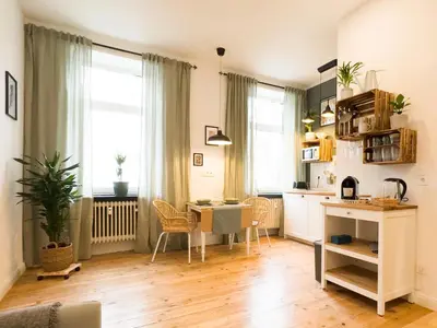 Küche/Küchenzeile in der Unterkunft COZEE - Cozy 2-room Apartment with Netflix