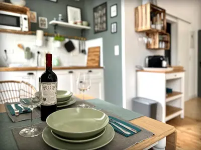 Küche/Küchenzeile in der Unterkunft COZEE - Cozy 2-room Apartment with Netflix