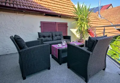Ein Sitzbereich in der Unterkunft FeWo Römerweg