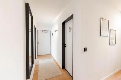 Grundriss der Unterkunft Malu Rooms - im Zentrum, Kostenloser Parkplatz, Klima, Balkon, Netflix, 24h Checkin