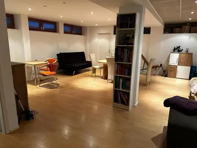 Ein Sitzbereich in der Unterkunft Souterrain Loft nah am St Leoner See