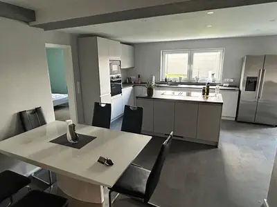 Küche/Küchenzeile in der Unterkunft Wohnung K voll möbliert