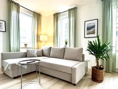 Ein Sitzbereich in der Unterkunft COZEE - Spacious Apartment With Netflix