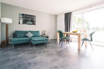 Ein Sitzbereich in der Unterkunft Vintage Apartment Schwetzingen - 2 Zimmer - Küche, Bad & Balkon