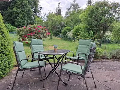 Ein Garten an der Unterkunft Auf der Ried26 - Frisch renoviertes, charmantes Familien-Appartement mit 3 Schlafräumen