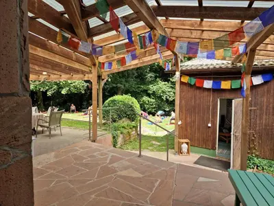Ein Garten an der Unterkunft Waldquelle Vital Gästehaus