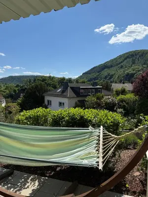 Ein allgemeiner Bergblick oder ein Berglick von der Ferienwohnung aus