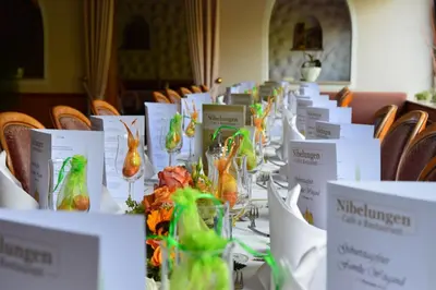 Ein Restaurant oder anderes Speiselokal in der Unterkunft Natur & Wander Hotel Gassbachtal