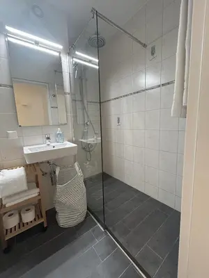 Ein Badezimmer in der Unterkunft Glücks-Quartier Kaffeehof 4