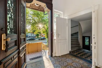 Ein Garten an der Unterkunft LubuNest l Terrasse mit Grill & eigenem Parkplatz