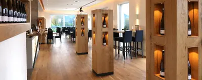 Ein Restaurant oder anderes Speiselokal in der Unterkunft Vögelis WeinNest