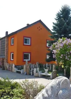 Das Gebäude in dem sich die Ferienwohnung befindet