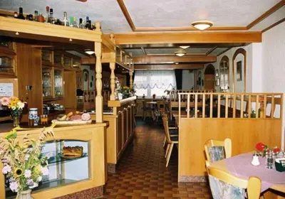 Ein Restaurant oder anderes Speiselokal in der Unterkunft Gasthaus Zum Spalterwald