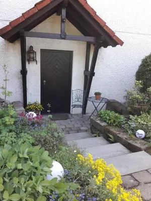 Ein Garten an der Unterkunft Ferienwohnung Bibert