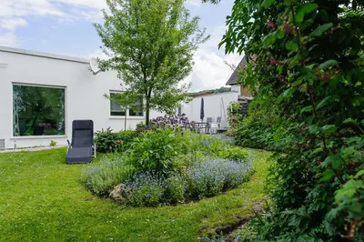 Ein Garten an der Unterkunft Ferienhaus Refugium
