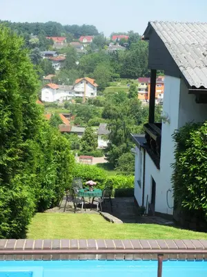 Der Swimmingpool an oder in der Nähe von Pension Talblick