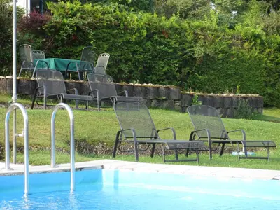 Der Swimmingpool an oder in der Nähe von Pension Talblick