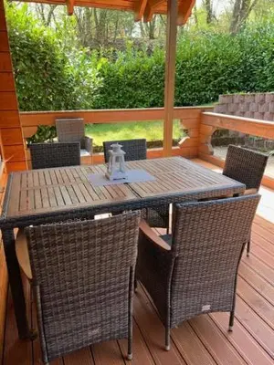Ein Garten an der Unterkunft Ferienhaus Leonie, Holzhaus im Pfälzer Wald 76848 Hofstätten