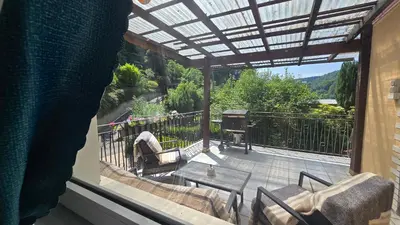 Ein allgemeiner Bergblick oder ein Berglick von der Ferienwohnung aus